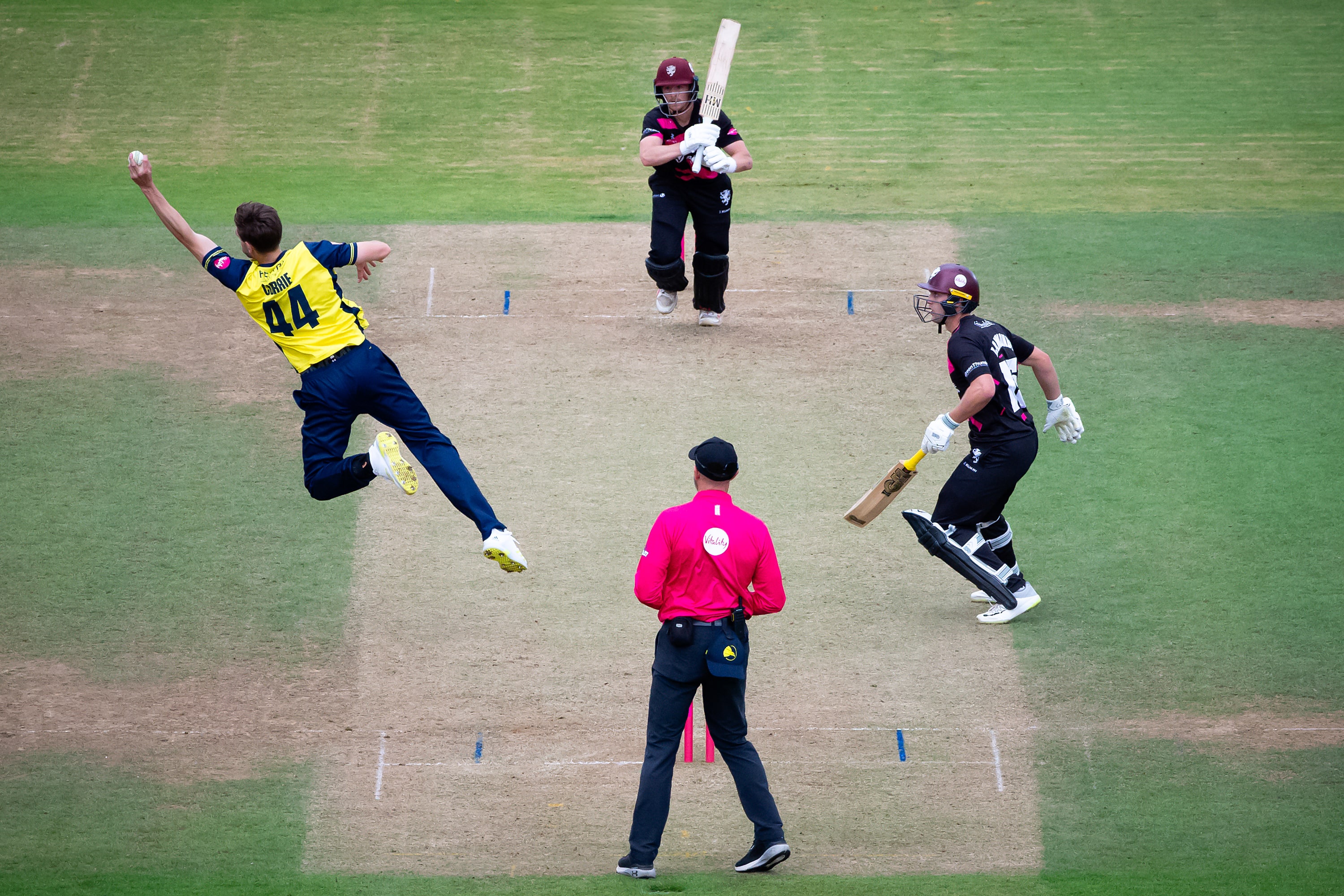 Scott Currie reaches to his left to pluck an incredible caught and bowled off Somerset's Tom Abell in the Vitality Blast at Utilita Bowl